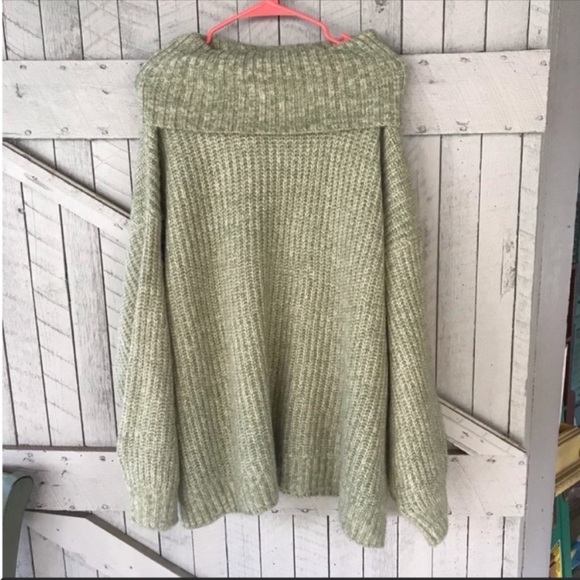 Old Navy Sweaters - Old Navy Cowl Neck Sweater